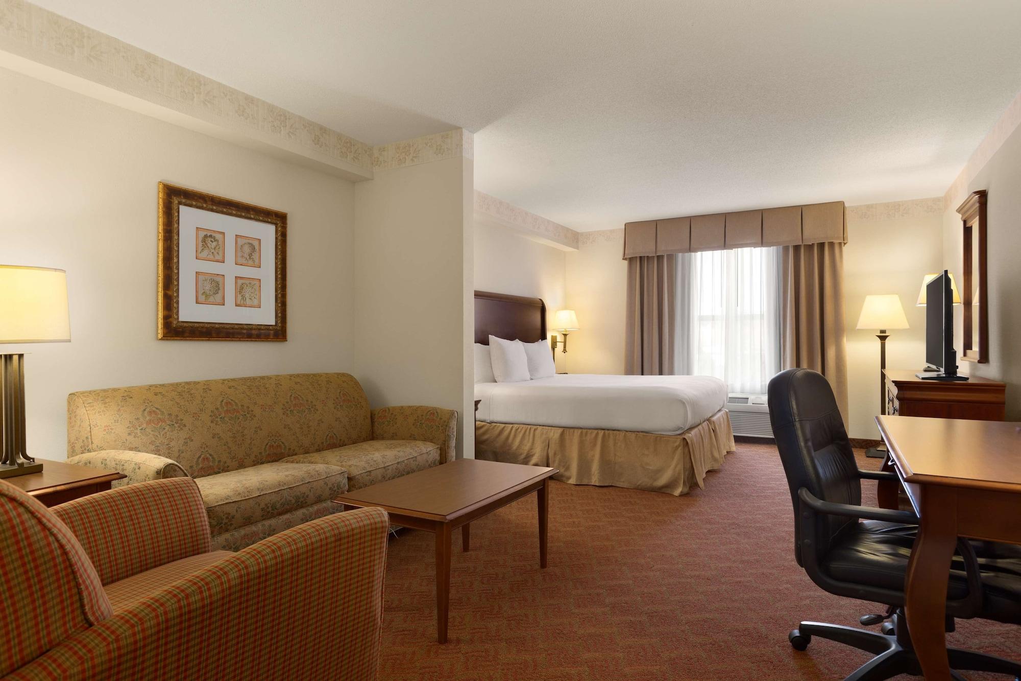 Spark By Hilton Woodbridge Exterior photo