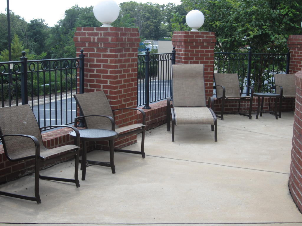Spark By Hilton Woodbridge Exterior photo