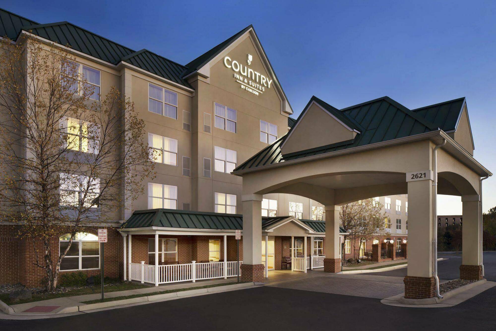 Spark By Hilton Woodbridge Exterior photo
